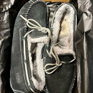 Black Ascot ugg slippers